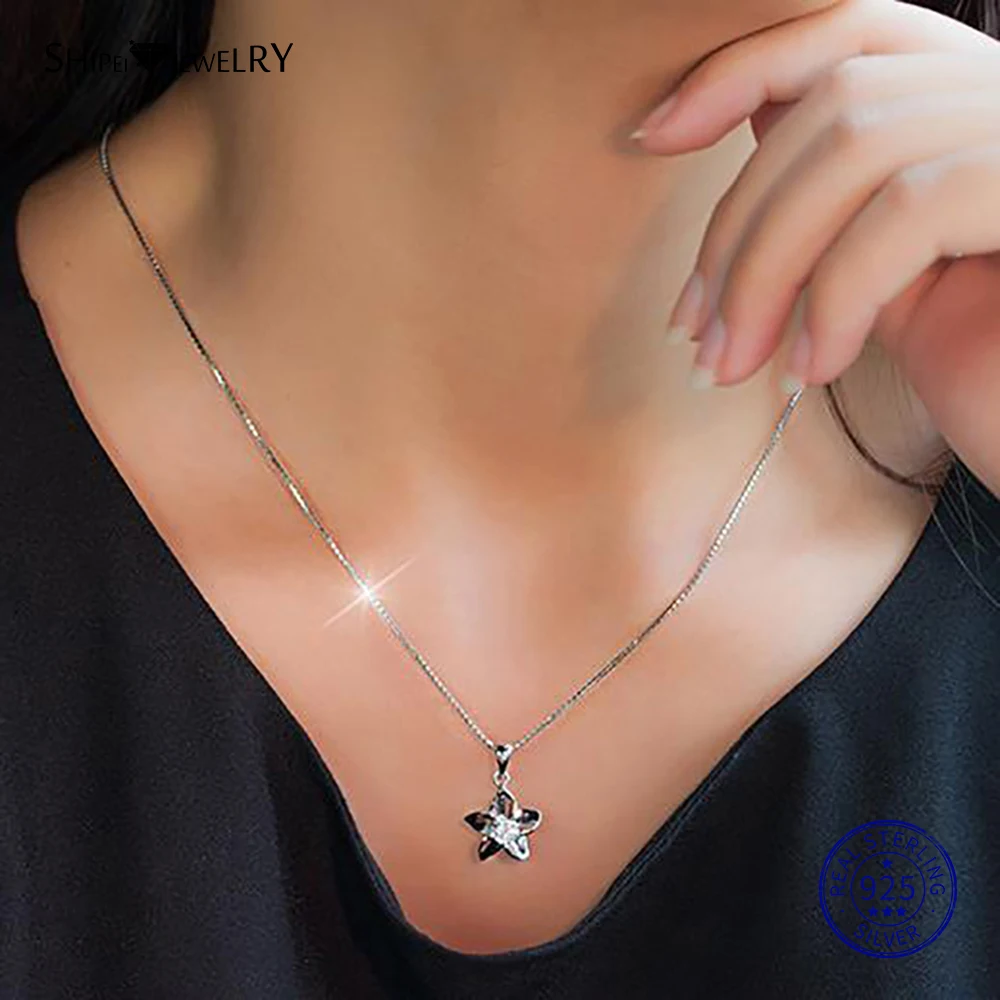 Shipei 100% 925 Sterling Silver White Sapphire Flower Pendant Necklace for Women Graduation Christmas Gift Best Fine Jewelry
Shipei 100% 925 Sterling Silver White Sapphire Flower Pendant Necklace for Women Graduation Christmas Gift Best Fine Jewelry