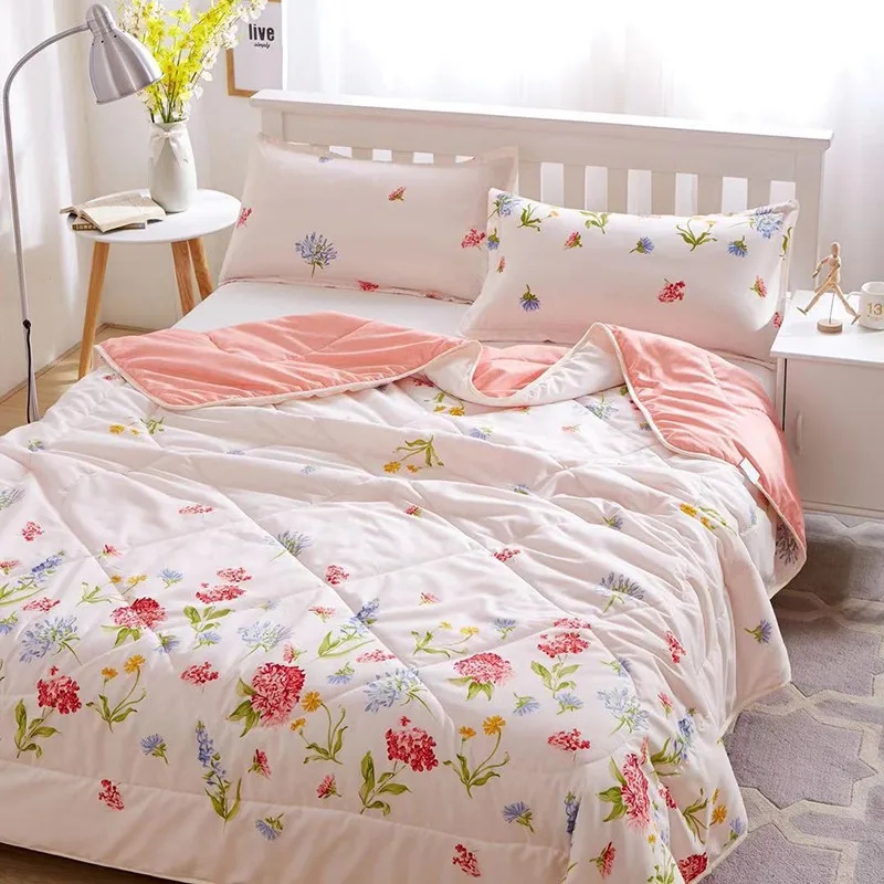 3/4pcs Set Cartoon Style Summer Comfortable Quilt Summer Blanket Washable Ice Silk Blanket 100% Silk Comforter Quilt Duvet
3/4pcs Set Cartoon Style Summer Comfortable Quilt Summer Blanket Washable Ice Silk Blanket 100% Silk Comforter Quilt Duvet