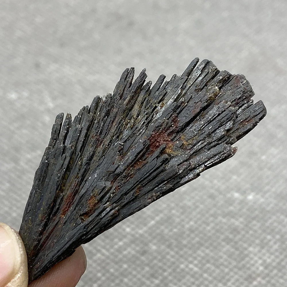 The natural antimony ore source, Lengshuijiang, China, is very valuable for collection s6#
The natural antimony ore source, Lengshuijiang, China, is very valuable for collection s6#