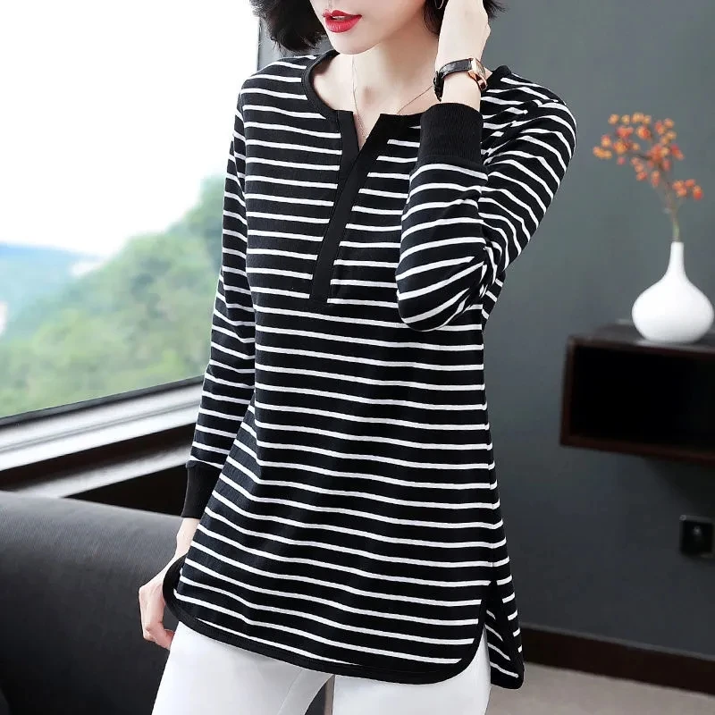 2021 New Striped Long Sleeve T-shirt Women's Top Loose And Versatile Medium And Long Large Bottomed Shirt Women's Fashion
2021 New Striped Long Sleeve T-shirt Women's Top Loose And Versatile Medium And Long Large Bottomed Shirt Women's Fashion