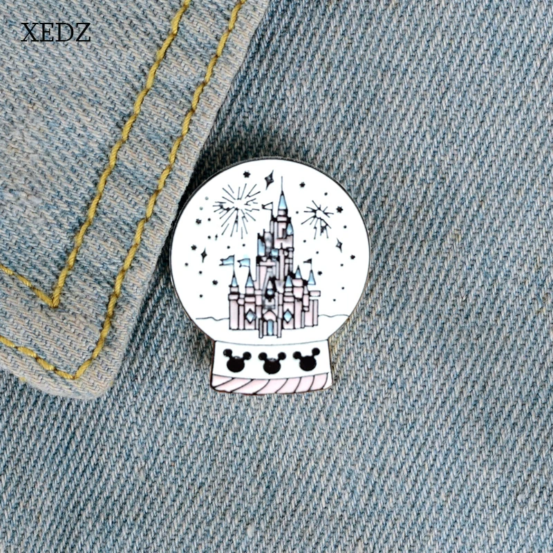 XEDZ New Crystal Ball Castle Brooch Fireworks Brooch Child Cartoon Fun Dream Badge Denim Clothes Backpack Pendant Jewel
XEDZ New Crystal Ball Castle Brooch Fireworks Brooch Child Cartoon Fun Dream Badge Denim Clothes Backpack Pendant Jewel