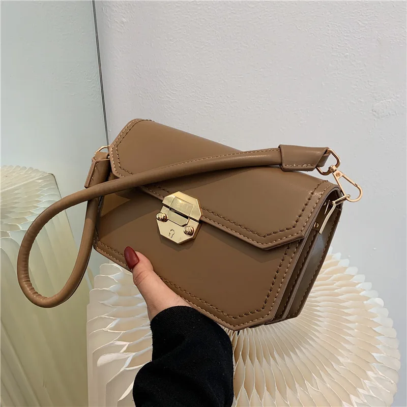 Autumn New Style 2021 High-end Ladies One-shoulder Messenger Bag Luxury Leather Leisure All-match Western-style Small Square Bag
Autumn New Style 2021 High-end Ladies One-shoulder Messenger Bag Luxury Leather Leisure All-match Western-style Small Square Bag