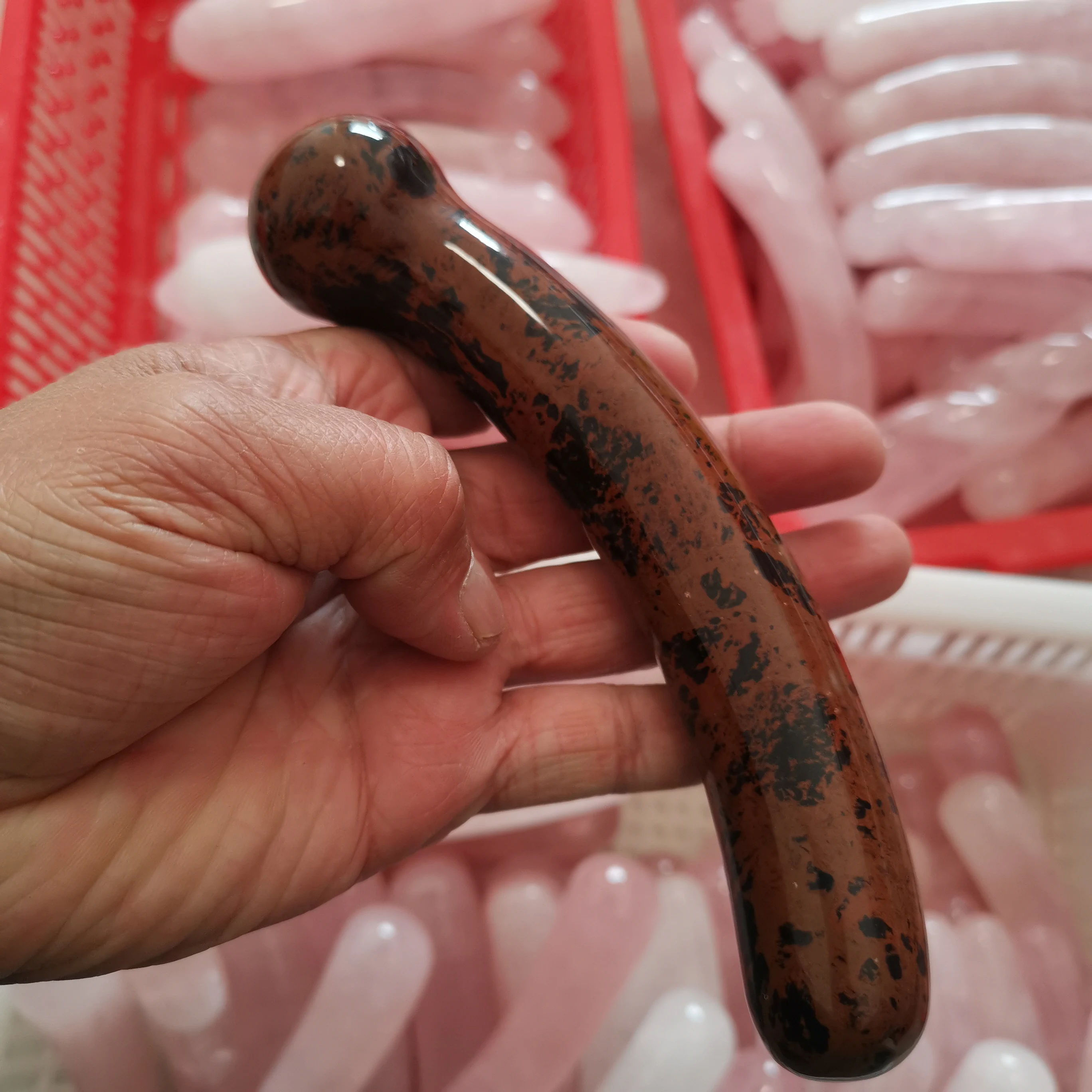Red obsidian barren woman Yin massage stick magic crystal happy care rod for the female body massage kegel exercises furnace car 
Red obsidian barren woman Yin massage stick magic crystal happy care rod for the female body massage kegel exercises furnace car
