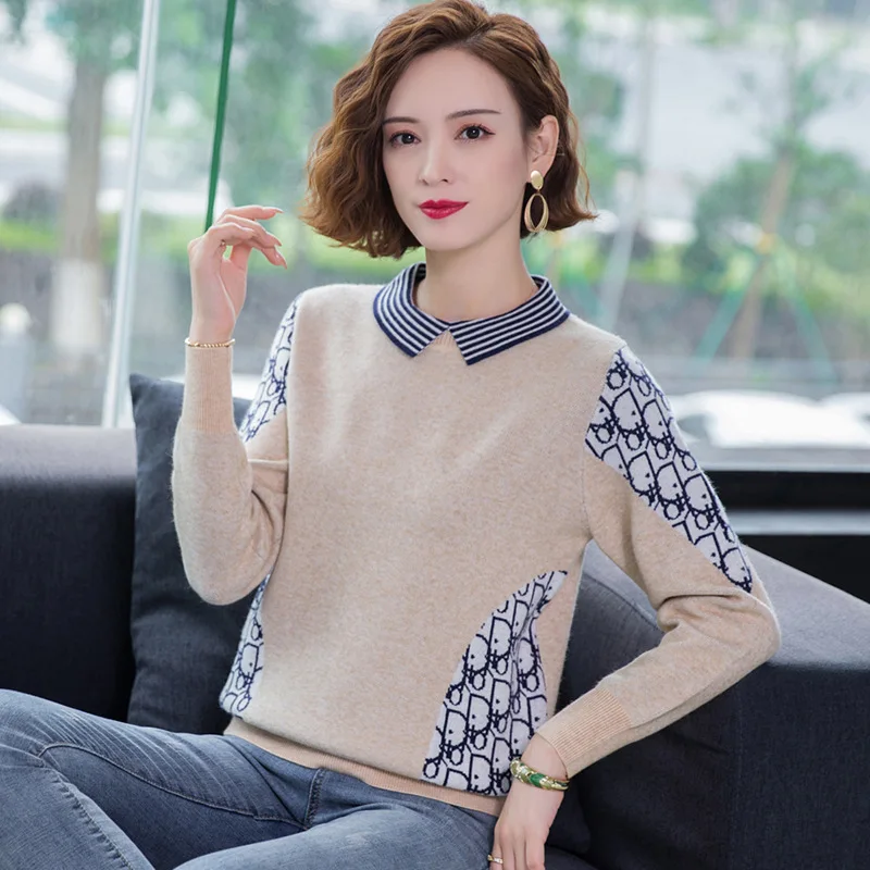 2021Retro style doll collar loose pullover Spring and autumn cashmere sweater blue and white porcelain pattern women's clothing
2021Retro style doll collar loose pullover Spring and autumn cashmere sweater blue and white porcelain pattern women's clothing