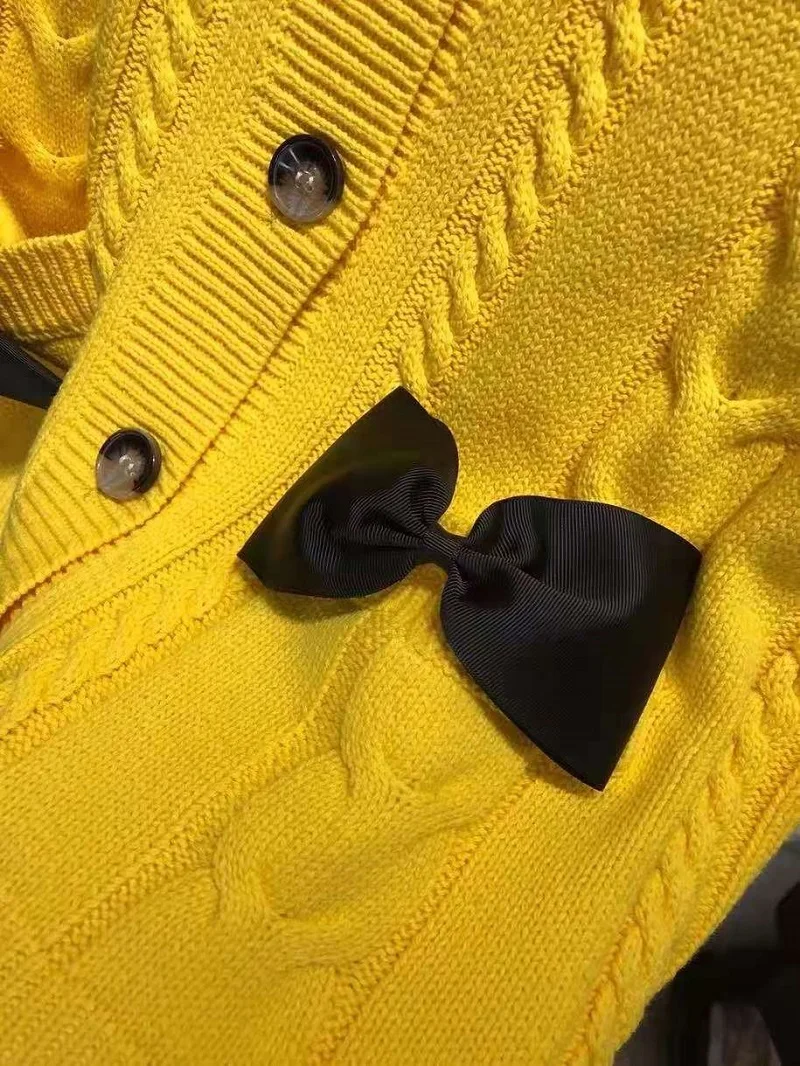 2021 Spring Fashion Cardigan Jacket High Quality Women V-Neck Twist Knitting Bow Pocket Patchwork Long Sleeve Casual Tops Coat
2021 Spring Fashion Cardigan Jacket High Quality Women V-Neck Twist Knitting Bow Pocket Patchwork Long Sleeve Casual Tops Coat