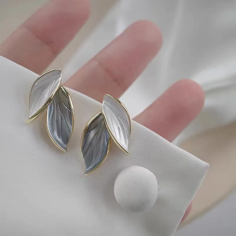 New Korean Arrival Metal Trendy Fresh Lovely Sweet Grey Leaf Stud Earrings For Women Fashion Jewelry
New Korean Arrival Metal Trendy Fresh Lovely Sweet Grey Leaf Stud Earrings For Women Fashion Jewelry
