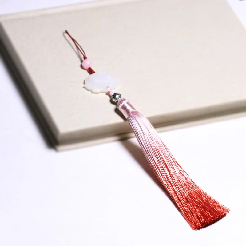 Chinese element literary white jade lotus gradient tassel mobile phone chain lanyard bag pendant phone accessories chain
Chinese element literary white jade lotus gradient tassel mobile phone chain lanyard bag pendant phone accessories chain