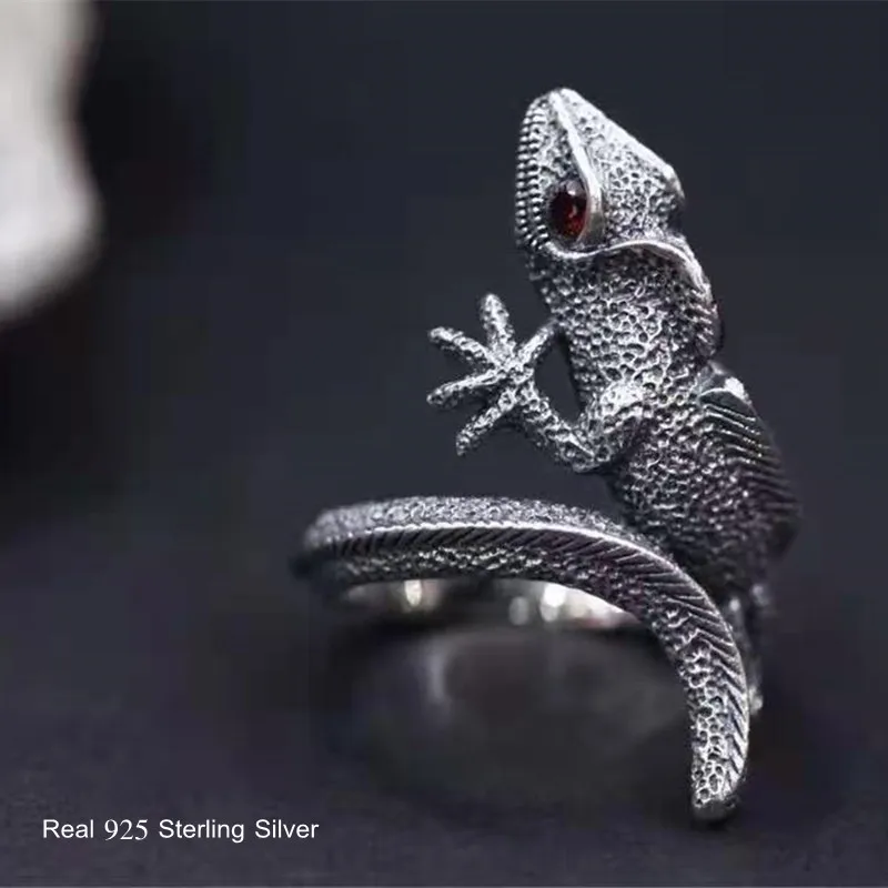 Solid 925 Sterling Silver Rock Punk Male Ring Finger Samll Garnet Lifelike Lizard Black Gary Open Ring for Women Unique Jewelry
Solid 925 Sterling Silver Rock Punk Male Ring Finger Samll Garnet Lifelike Lizard Black Gary Open Ring for Women Unique Jewelry