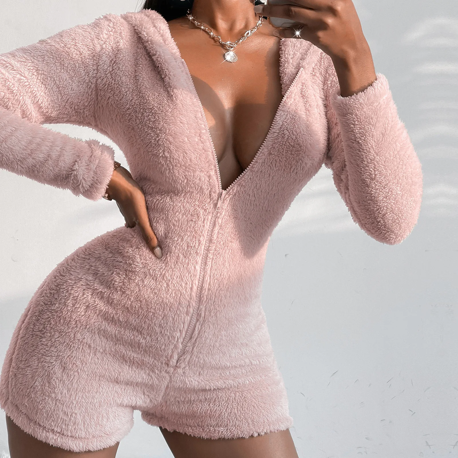 Брюки с капюшоном, женский короткий комбинезон, пушистые неоновые розовые комбинезоны, цельная одежда, женские комбинезоны, женская одежда ...
Брюки с капюшоном, женский короткий комбинезон, пушистые неоновые розовые комбинезоны, цельная одежда, женские комбинезоны, женская одежда ...