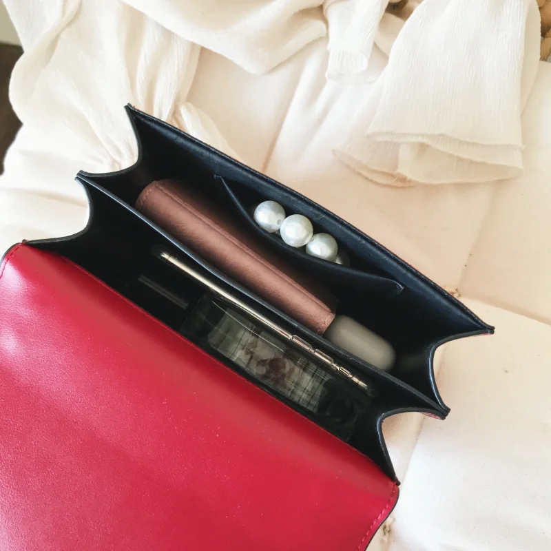 High Quality Scrub Leather Small Shoulder Messenger Bags For Women 2020 Chain Rivet Lock Crossbody Bag Female Travel Mini Bags
High Quality Scrub Leather Small Shoulder Messenger Bags For Women 2020 Chain Rivet Lock Crossbody Bag Female Travel Mini Bags