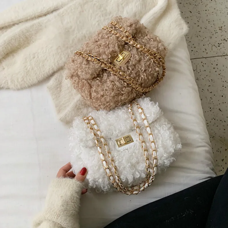 Female plush 2019 new winter fashion chain casual shoulder bag vintage designer famous brand Messenger bag wool women handbag
Female plush 2019 new winter fashion chain casual shoulder bag vintage designer famous brand Messenger bag wool women handbag