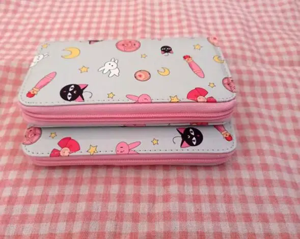 Sailor Moon Luna Cat Purse Wallet Luggage Accessories PU Handbag Creative Spherical Cartoon Girls Handbag PU Bag for Gift Party
Sailor Moon Luna Cat Purse Wallet Luggage Accessories PU Handbag Creative Spherical Cartoon Girls Handbag PU Bag for Gift Party