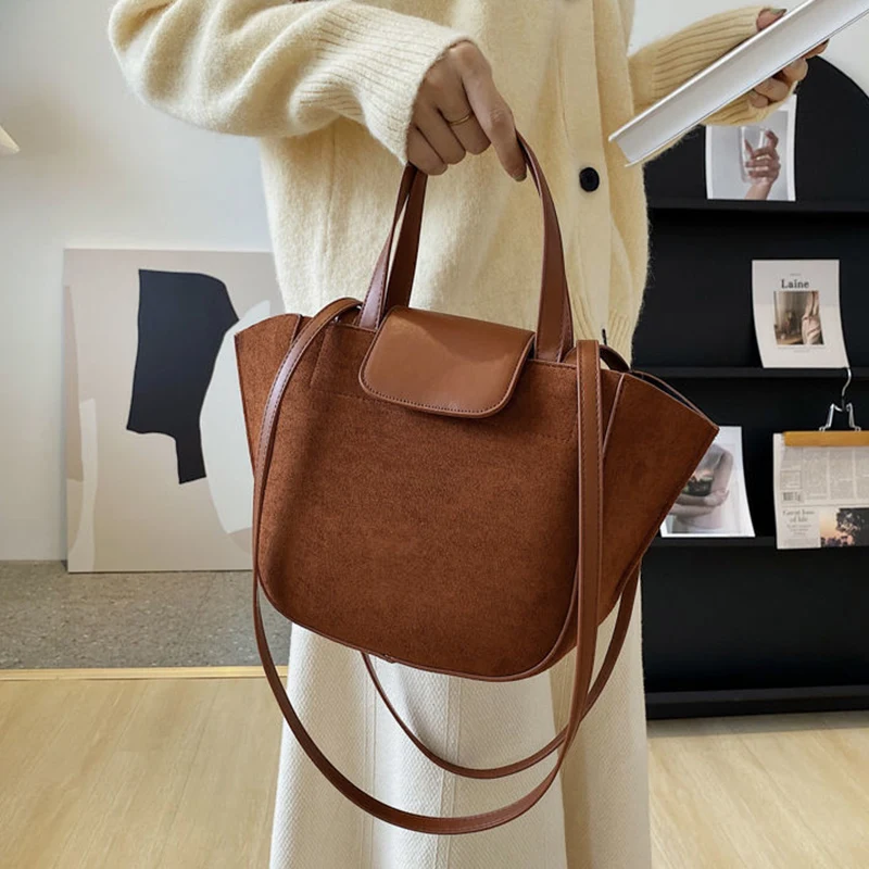 Tote Women Bag Crossbody Bag Designer Shoulder Bag Female Handbag Bucket Purse Retro PU Leather Simple All-match Fashion 2021
Tote Women Bag Crossbody Bag Designer Shoulder Bag Female Handbag Bucket Purse Retro PU Leather Simple All-match Fashion 2021