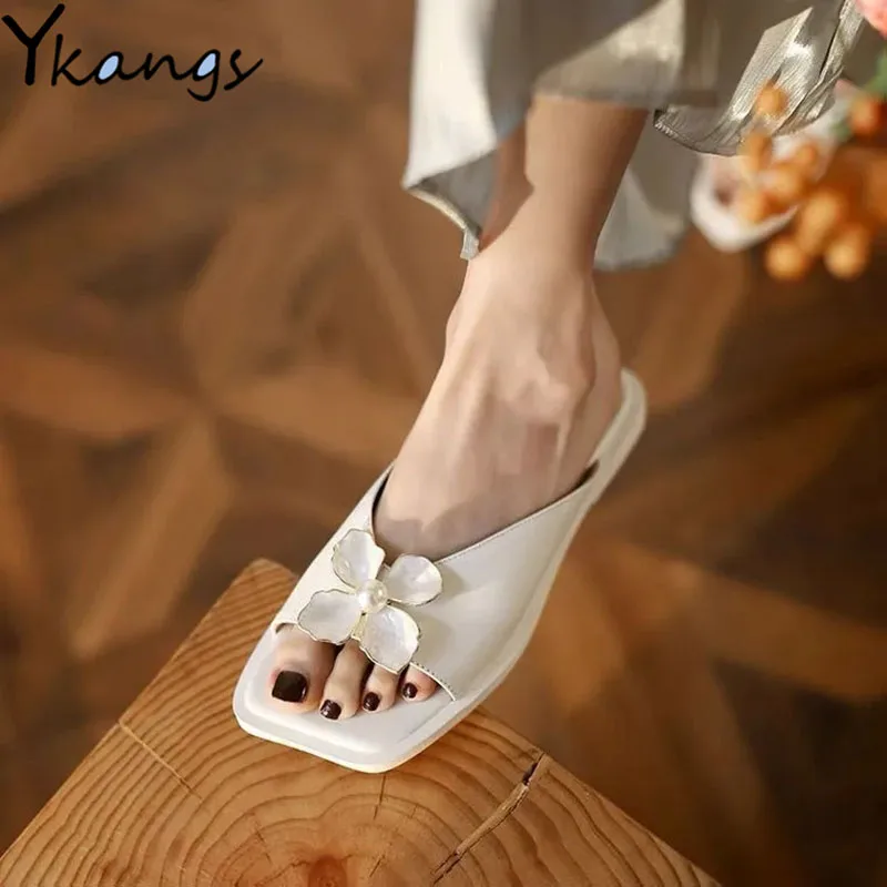 Outer Wear Flowers Solid Color Women Slippers Summer Fashion Breathable Lady Beach Slippers Leisure Home Non-slip Flat Slippers
Outer Wear Flowers Solid Color Women Slippers Summer Fashion Breathable Lady Beach Slippers Leisure Home Non-slip Flat Slippers