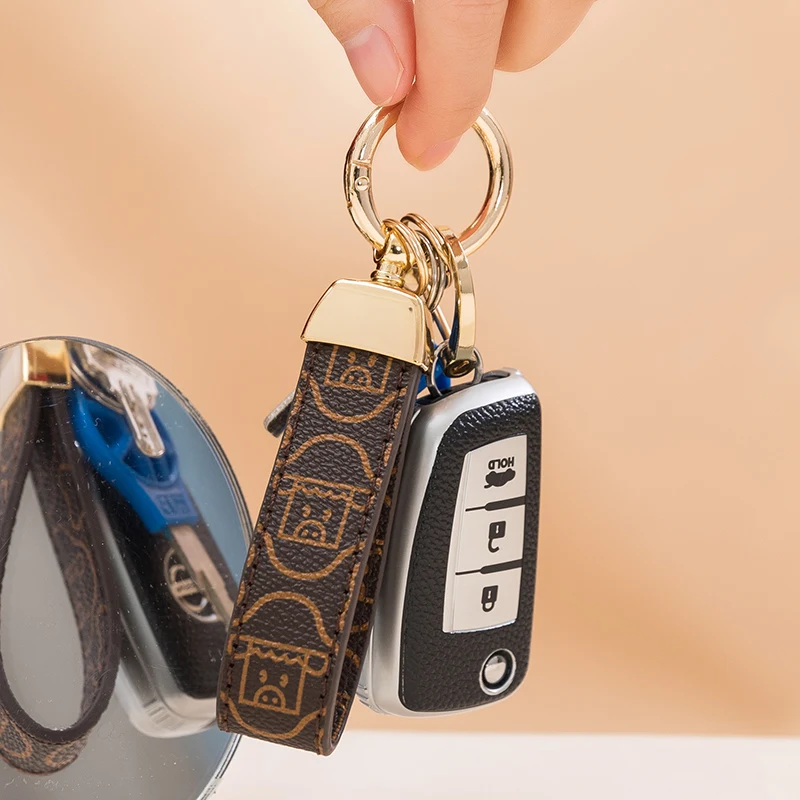 European and American Trend Car Keychain Men And Women Couple Keychain Ins Waist Hanging Presbyopia Pendant Simple Key Ring
European and American Trend Car Keychain Men And Women Couple Keychain Ins Waist Hanging Presbyopia Pendant Simple Key Ring