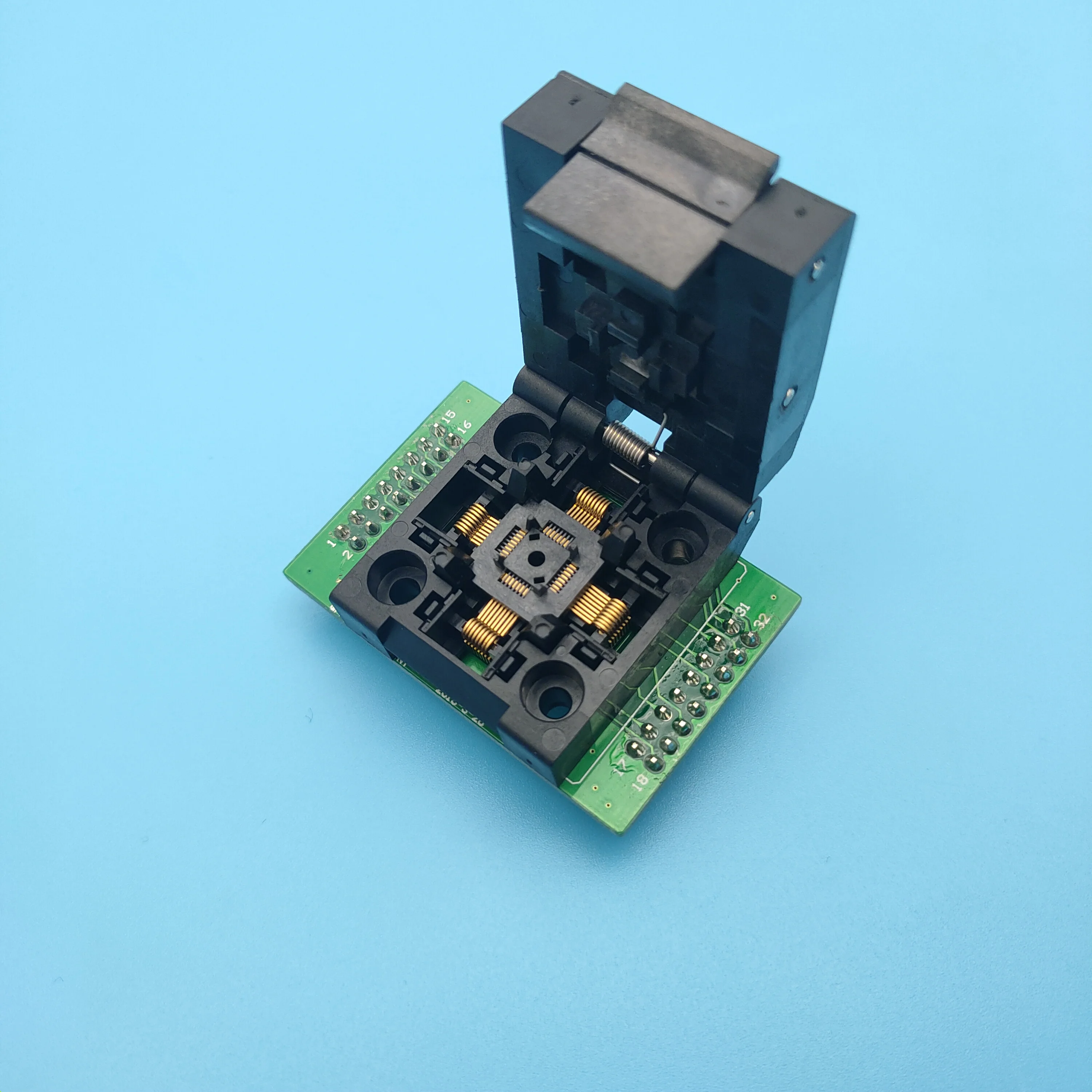 Tqfp32 горелка база 0,5 мм поршневой палец интервал Fqfp32 Qfp32 для Dip32 программист блок напишите блок
Tqfp32 горелка база 0,5 мм поршневой палец интервал Fqfp32 Qfp32 для Dip32 программист блок напишите блок