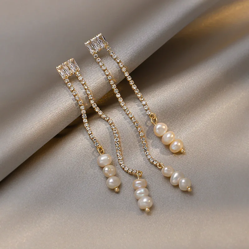 2021 новые модные серьги из натурального жемчуга с фианитами для женщин, Корея, изысканные роскошные подвесные серьги, ювелирные изделия, под... 
2021 новые модные серьги из натурального жемчуга с фианитами для женщин, Корея, изысканные роскошные подвесные серьги, ювелирные изделия, под...