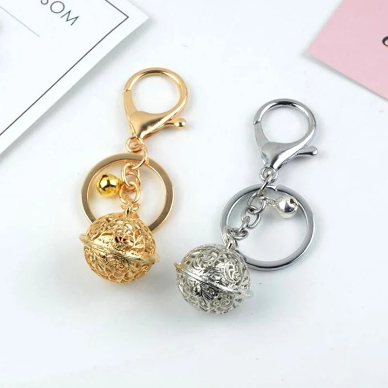 Hollow Lace Round Bell Pendant Keychains For Women Key Chains Rings Luxury Car Keyring Holder Charm Bag Accessories Gifts
Hollow Lace Round Bell Pendant Keychains For Women Key Chains Rings Luxury Car Keyring Holder Charm Bag Accessories Gifts