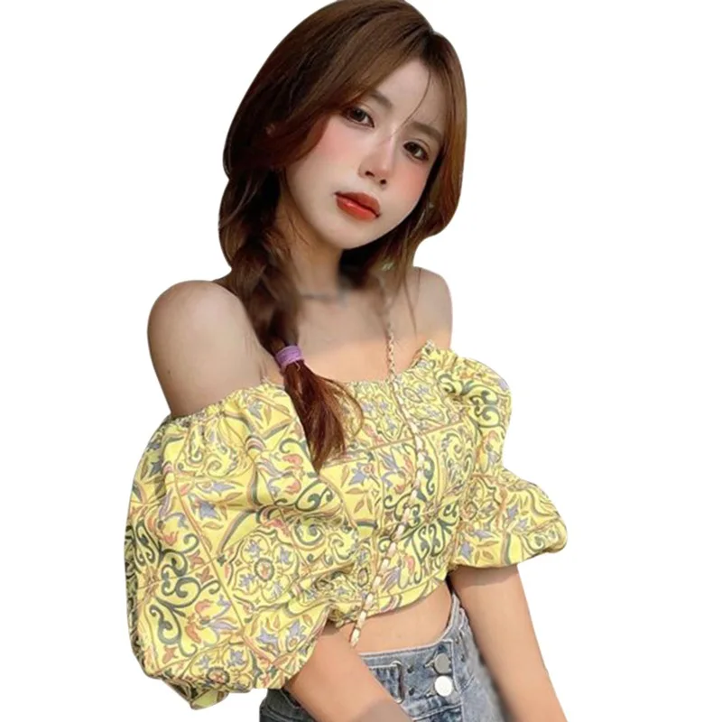 Women's Floral Print Off Shoulder Blouses Sweet Exposed Navel Chiffon Puff Short Sleeve Tops
Women's Floral Print Off Shoulder Blouses Sweet Exposed Navel Chiffon Puff Short Sleeve Tops