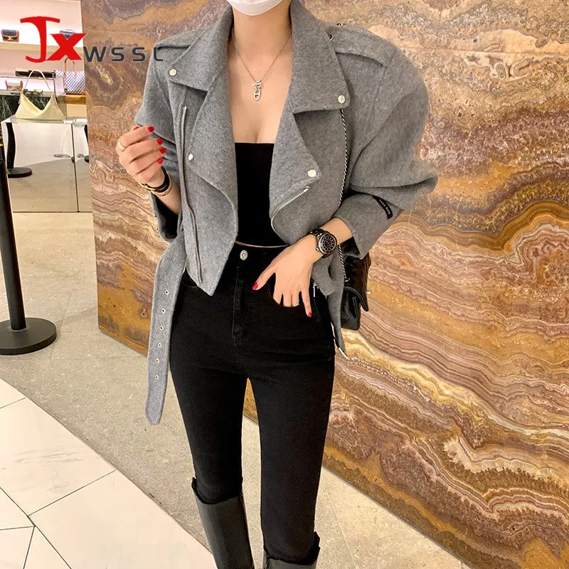 Autumn Winter Temperament Motorcycle Jacket Women High Quality Lapel Casual Short Coat Simple Fashion Belted Woolen Coat Female
Autumn Winter Temperament Motorcycle Jacket Women High Quality Lapel Casual Short Coat Simple Fashion Belted Woolen Coat Female