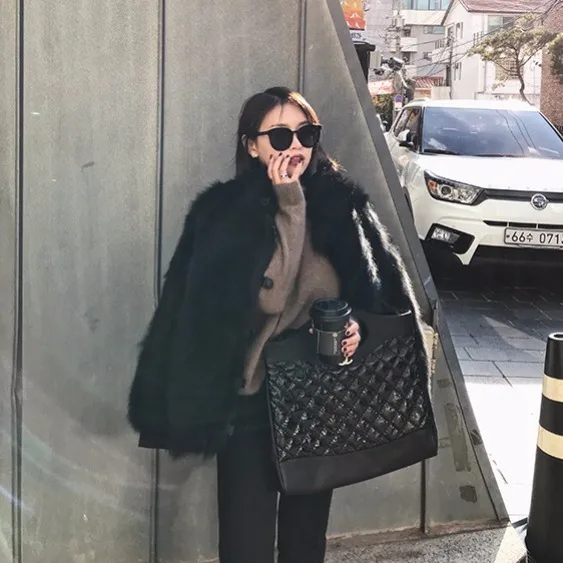 Women Autumn Winter Korean Style Mink Fur Overcoat Female Fashion Single Breasted Outcoat Ladies Thick Warm Fur Outercoats Y13
Women Autumn Winter Korean Style Mink Fur Overcoat Female Fashion Single Breasted Outcoat Ladies Thick Warm Fur Outercoats Y13