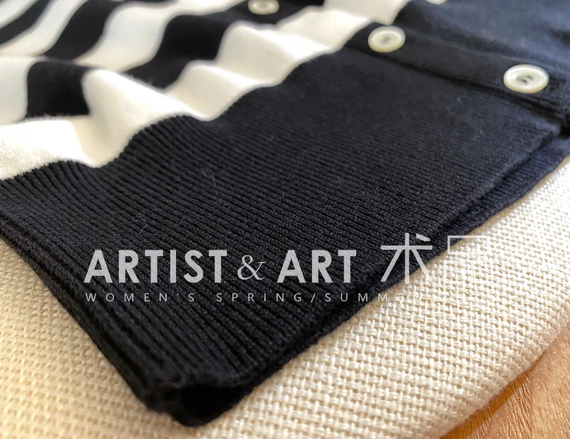 New Autumn Vintage White and Black Striped Cardigan Women 2021 Korean Fashion Elegant Bow Long Sleeve Knitted Sweater Mujer 
New Autumn Vintage White and Black Striped Cardigan Women 2021 Korean Fashion Elegant Bow Long Sleeve Knitted Sweater Mujer