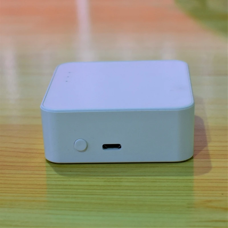 New Arrvial Smart Multi-Mode Gateway ZigBee WiFi Bluetooth 3.0 Mesh Hub Multi-Protocol
New Arrvial Smart Multi-Mode Gateway ZigBee WiFi Bluetooth 3.0 Mesh Hub Multi-Protocol