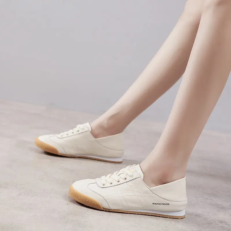 Spring Autumn New Flats Shoes Woman Luxury Fashion Sneakers Women's Shoes with Soft Sole and Soft Surface Designer Female Shoes
Spring Autumn New Flats Shoes Woman Luxury Fashion Sneakers Women's Shoes with Soft Sole and Soft Surface Designer Female Shoes