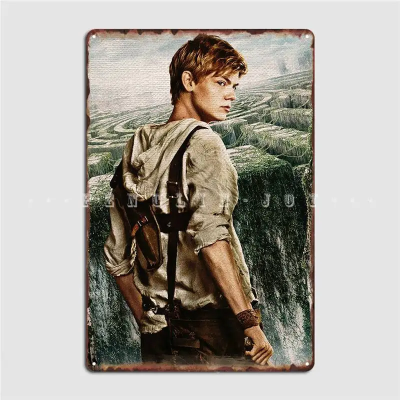 Металлический плакат-лабиринт в стиле ретро
Металлический плакат-лабиринт в стиле ретро