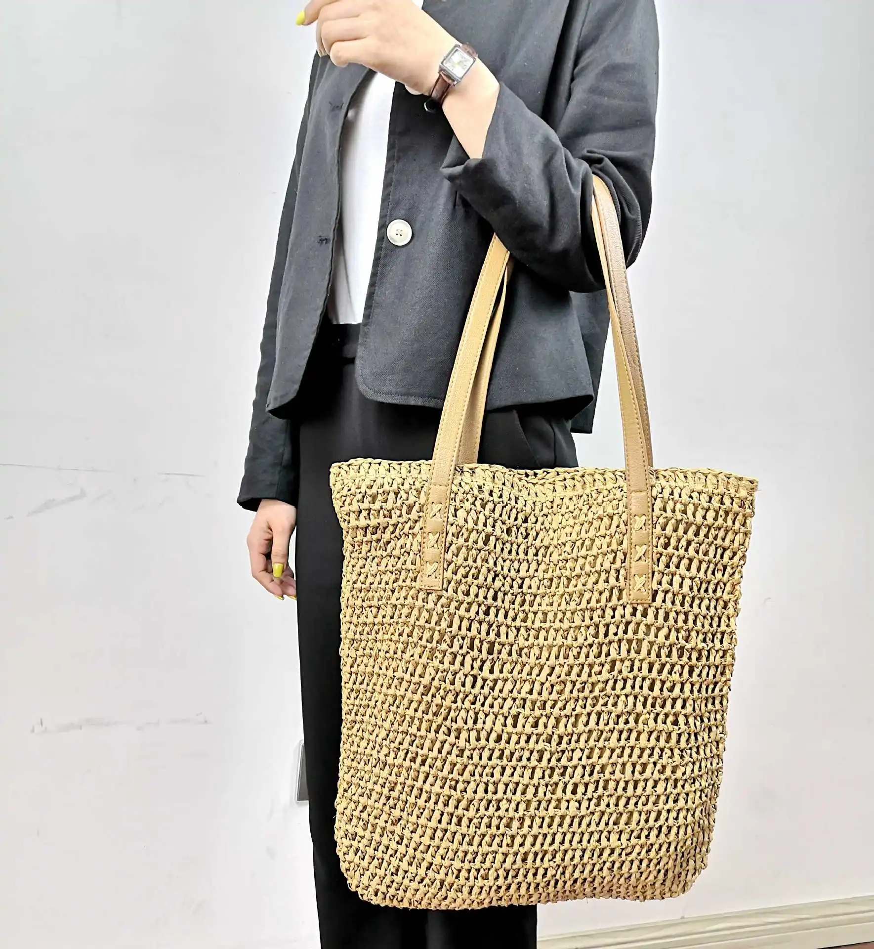 Hand-woven handbags, large-capacity shoulder bags, belt woven bags, beach bags, handmade straw woven bags
Hand-woven handbags, large-capacity shoulder bags, belt woven bags, beach bags, handmade straw woven bags