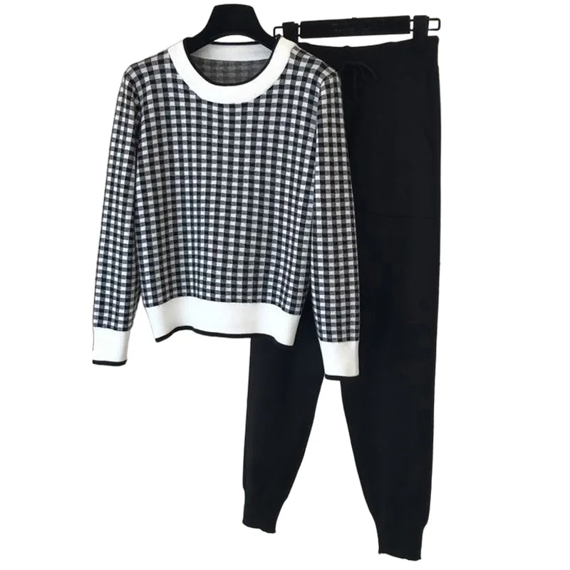 Winter Warm Women Sweater Knitting 2 Pieces Sets Tracksuits O-Neck Plaid Pullover Sweatsuits +Black Long Leg Pants
Winter Warm Women Sweater Knitting 2 Pieces Sets Tracksuits O-Neck Plaid Pullover Sweatsuits +Black Long Leg Pants