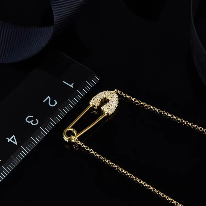 2021 Delicate Fashion Silver Drop Shipping Charm Dainty Paper Clip Paved Small CZ Stone Necklace Safety Pin for women girls
2021 Delicate Fashion Silver Drop Shipping Charm Dainty Paper Clip Paved Small CZ Stone Necklace Safety Pin for women girls
