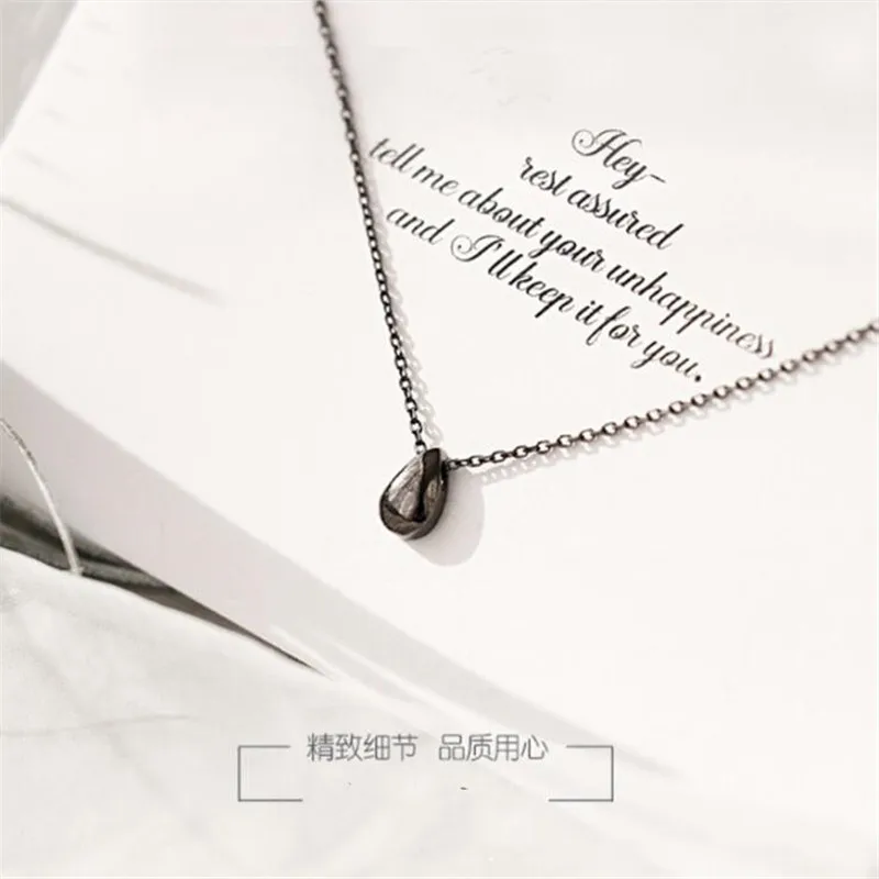 Fashion Simple Exquisite Small Water Drop Shaped Necklace for Women Silver Color All-matched Jewelry Mujer Colar SN243
Fashion Simple Exquisite Small Water Drop Shaped Necklace for Women Silver Color All-matched Jewelry Mujer Colar SN243