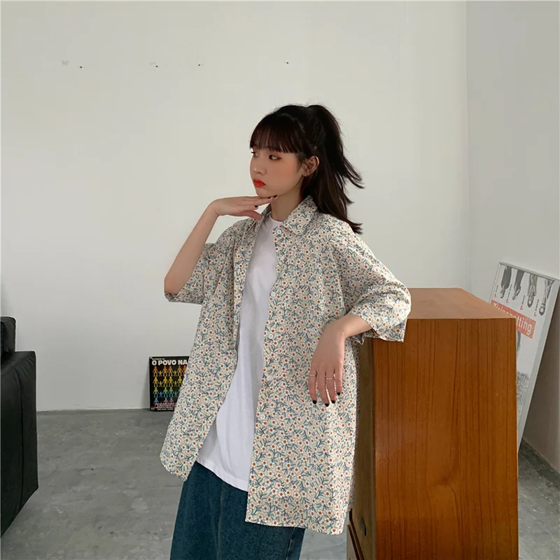 Summer New Women Commuter Short-Sleeved Vintage Hong Kong Style Self-Cultivation Fashion Small Floral Large Version Shirt 1005#
Summer New Women Commuter Short-Sleeved Vintage Hong Kong Style Self-Cultivation Fashion Small Floral Large Version Shirt 1005#
