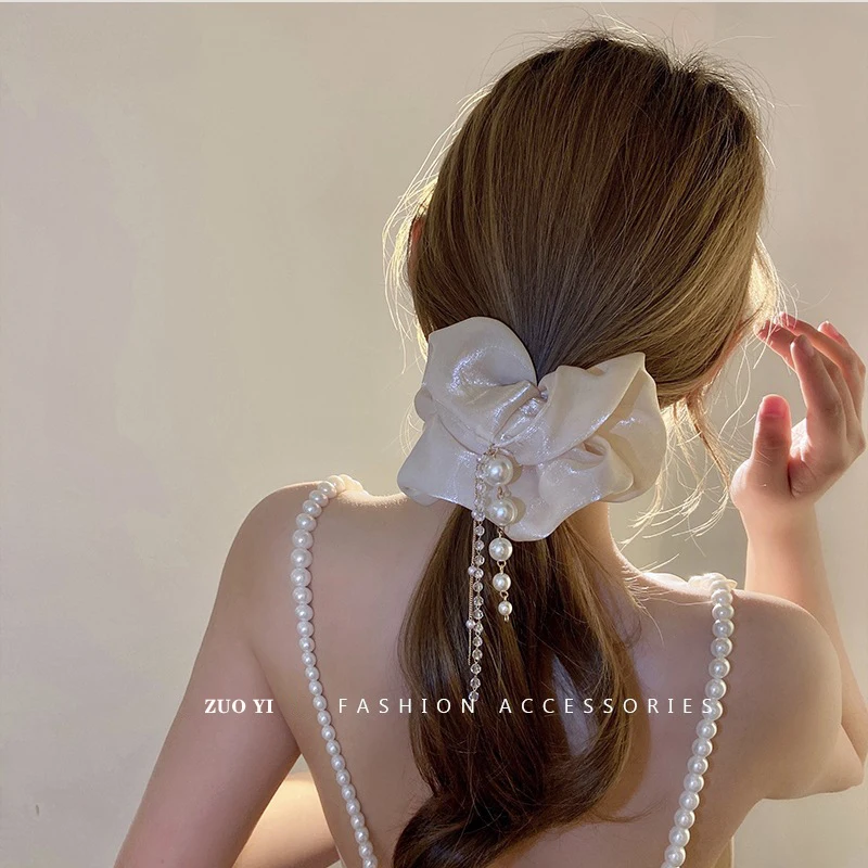 Ins Pearl Tassel Pearly Hair Ring Rubber Band Temperament Tie Hair Head Rope Atmosphere Sense Headdress Hair Accessories
Ins Pearl Tassel Pearly Hair Ring Rubber Band Temperament Tie Hair Head Rope Atmosphere Sense Headdress Hair Accessories
