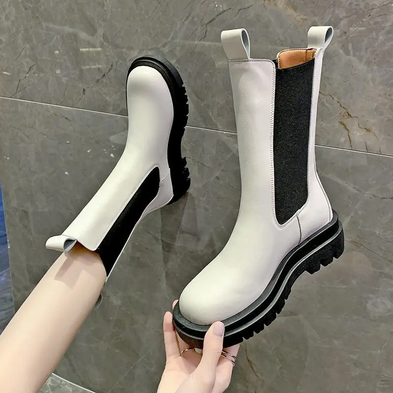 Women's Boots Autumn and Winter New Style Chelsea Women's Boots PU Slip-on Square Root Boots Thick-soled Round Toe Casual Shoes
Women's Boots Autumn and Winter New Style Chelsea Women's Boots PU Slip-on Square Root Boots Thick-soled Round Toe Casual Shoes
