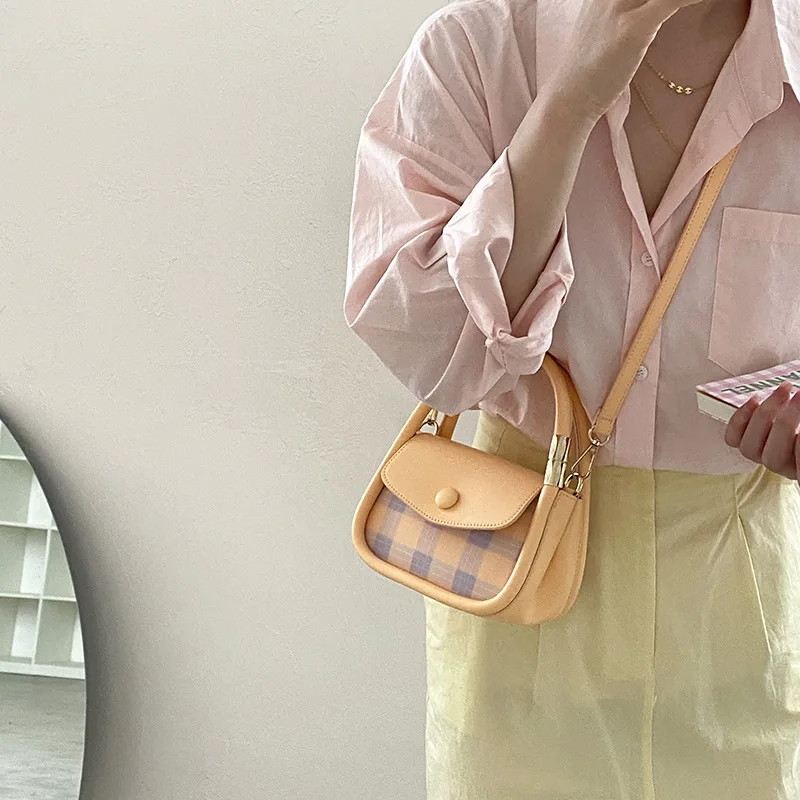 New Trend Fashion Small Square Bag Handbag All-match Messenger Bag Female French Niche Grid
New Trend Fashion Small Square Bag Handbag All-match Messenger Bag Female French Niche Grid