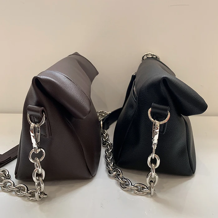 NEW Vintage Leather Crossbody Bags For Women 2019 Chain Shoulder Messenger Bag Female Solid Color Handbags
NEW Vintage Leather Crossbody Bags For Women 2019 Chain Shoulder Messenger Bag Female Solid Color Handbags