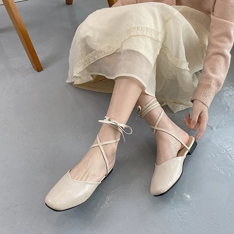 Low Shoes Woman 2021 Slippers Flat Pantofle Luxury Slides Square heel Platform Female Mule Cover Toe New Soft Designer Block
Low Shoes Woman 2021 Slippers Flat Pantofle Luxury Slides Square heel Platform Female Mule Cover Toe New Soft Designer Block