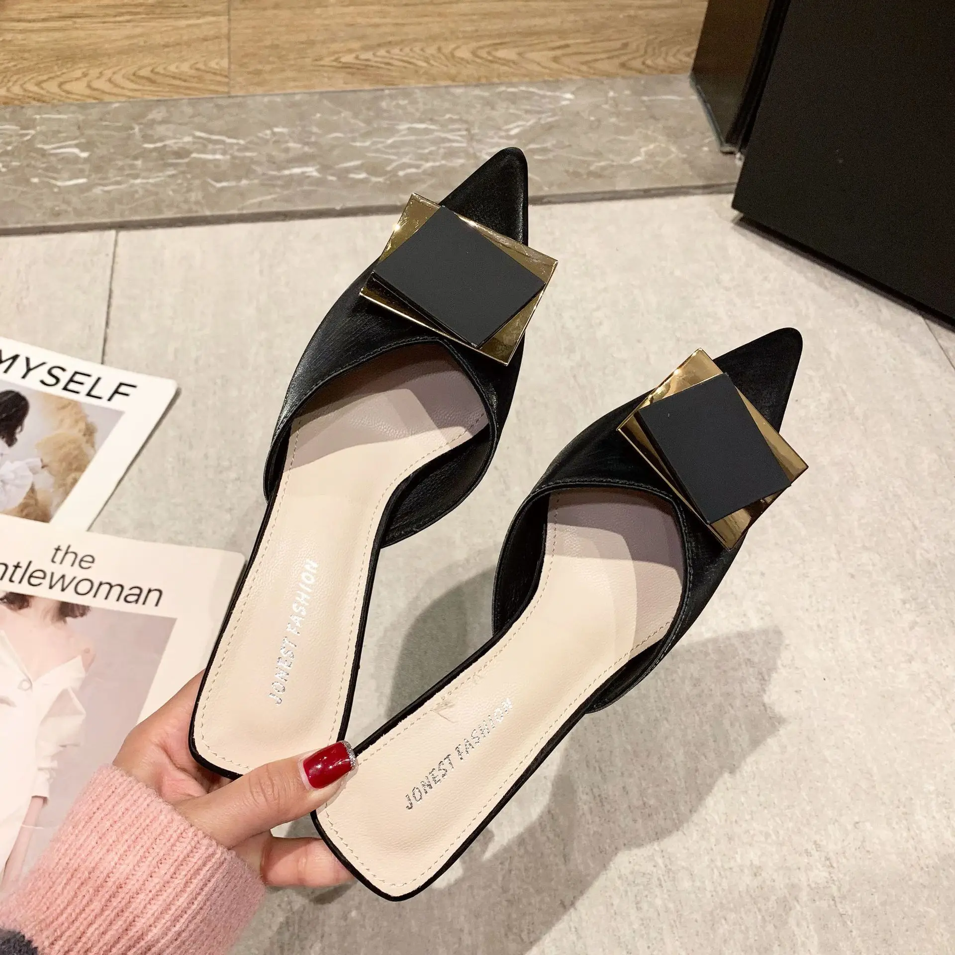 Baotou slippers pointed toe stiletto high heels 2021 spring and summer new elegant outer wear female high heel sandals slippers
Baotou slippers pointed toe stiletto high heels 2021 spring and summer new elegant outer wear female high heel sandals slippers