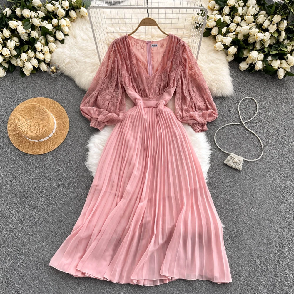 Autumn Pink/Purple/Red Lace Pleated Dress Vintage V-Neck Puff Sleeve High Waist Draped Midi Robe Female Elegant Vestidos 2021
Autumn Pink/Purple/Red Lace Pleated Dress Vintage V-Neck Puff Sleeve High Waist Draped Midi Robe Female Elegant Vestidos 2021