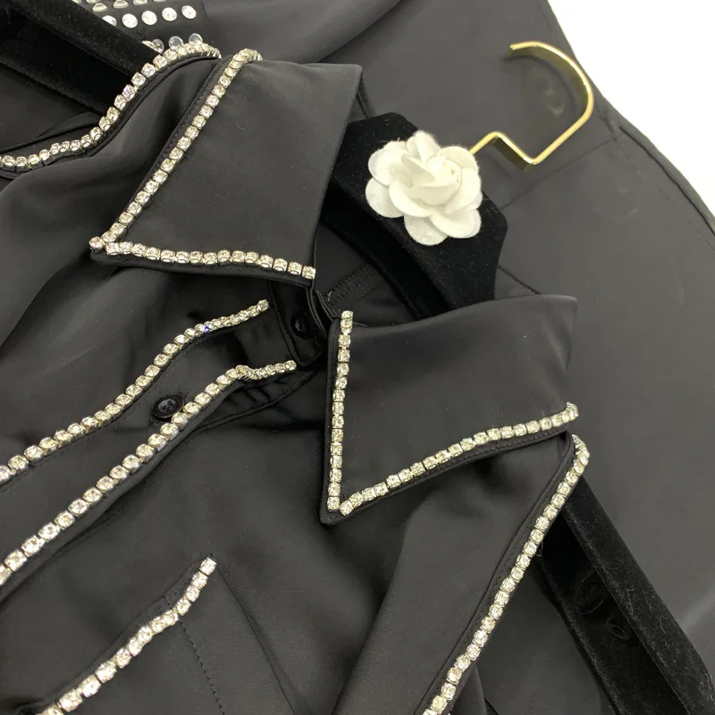 2021 New Spring Women's New Rhinestone Embellished Single-Breasted Black Off-the-Shoulder Fitted Black Shirt Dress
2021 New Spring Women's New Rhinestone Embellished Single-Breasted Black Off-the-Shoulder Fitted Black Shirt Dress