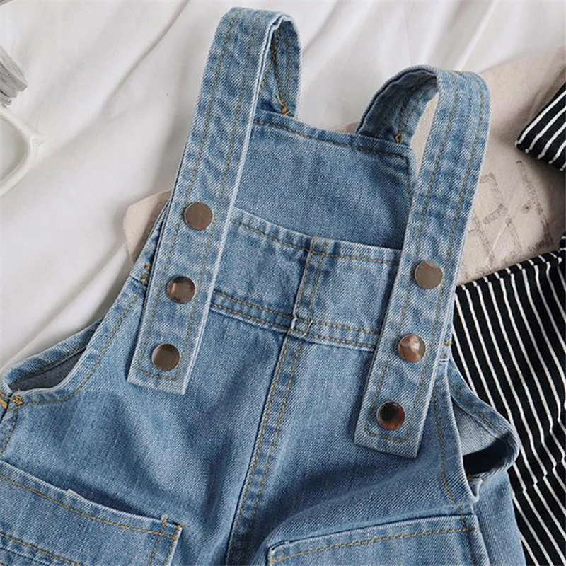 Summer New Korean Children Clothing Denim Suspenders Shorts Front And Back Pockets Baby Boys And Girls Casual Pants
Summer New Korean Children Clothing Denim Suspenders Shorts Front And Back Pockets Baby Boys And Girls Casual Pants