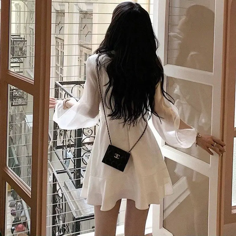 Ins super Fairy Show thin sexy Ruffle fishtail student waist V-neck dress new 2021 spring and summer
Ins super Fairy Show thin sexy Ruffle fishtail student waist V-neck dress new 2021 spring and summer
