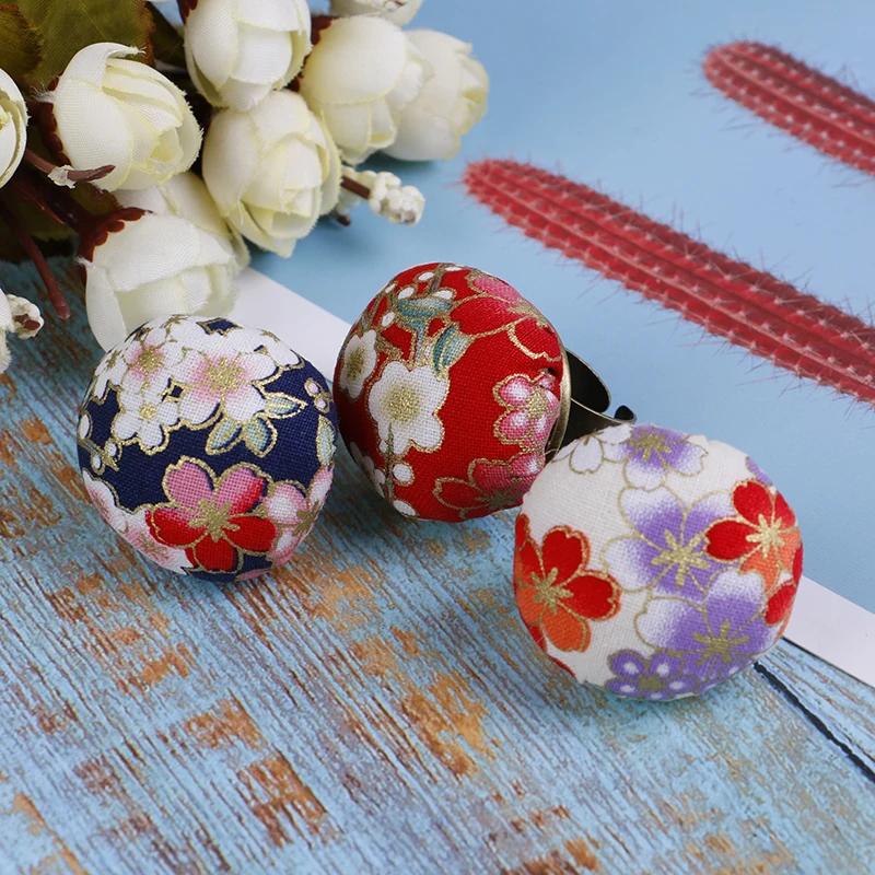 Random Color 1pc Finger Ring Sewing Needle Pin Cushion Holder Sewing Kit Pincushions Needlework DIY Craft Sewing Tools
Random Color 1pc Finger Ring Sewing Needle Pin Cushion Holder Sewing Kit Pincushions Needlework DIY Craft Sewing Tools