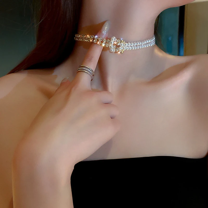 Korean INS Style Simple Personality Necklace Diamond Pearl Stitching Short Double C Necklace Net Red Temperament Design Necklace
Korean INS Style Simple Personality Necklace Diamond Pearl Stitching Short Double C Necklace Net Red Temperament Design Necklace