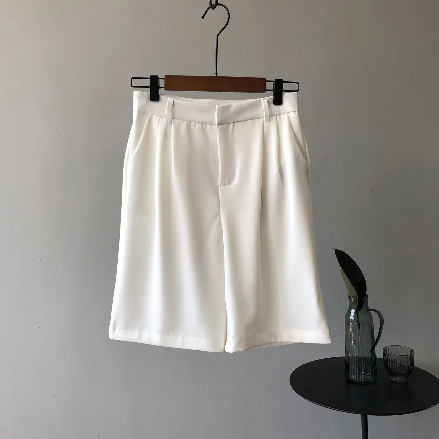 COZOK Thin Casual Shorts Women's 2021 Summer New Korean Loose Wide Leg Sagging Suit Shorts 9569
COZOK Thin Casual Shorts Women's 2021 Summer New Korean Loose Wide Leg Sagging Suit Shorts 9569