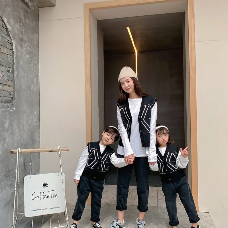 MILANCEL 2021 Autumn New Family Matching Outfit Long Sleeve Solid O-Neck Shirt Family Look
MILANCEL 2021 Autumn New Family Matching Outfit Long Sleeve Solid O-Neck Shirt Family Look