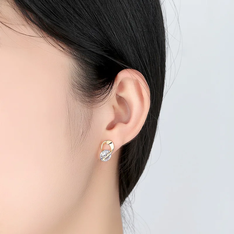 S925 Silver Needle 9-shaped Zircon Earrings Women's New Style Elegant Luxurious Symmetrical Rotating Simple Ear Pendant Jewelry
S925 Silver Needle 9-shaped Zircon Earrings Women's New Style Elegant Luxurious Symmetrical Rotating Simple Ear Pendant Jewelry