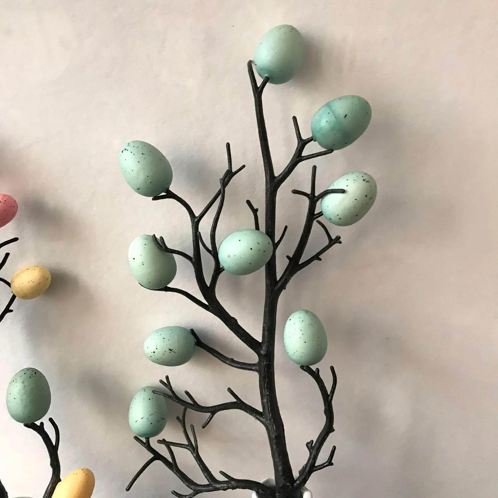 1PC Easter Egg Tree Decor Creative Branches Painted Eggs Green Leaves Simulation Bouquets Home Decor Spring Party Ornament
1PC Easter Egg Tree Decor Creative Branches Painted Eggs Green Leaves Simulation Bouquets Home Decor Spring Party Ornament